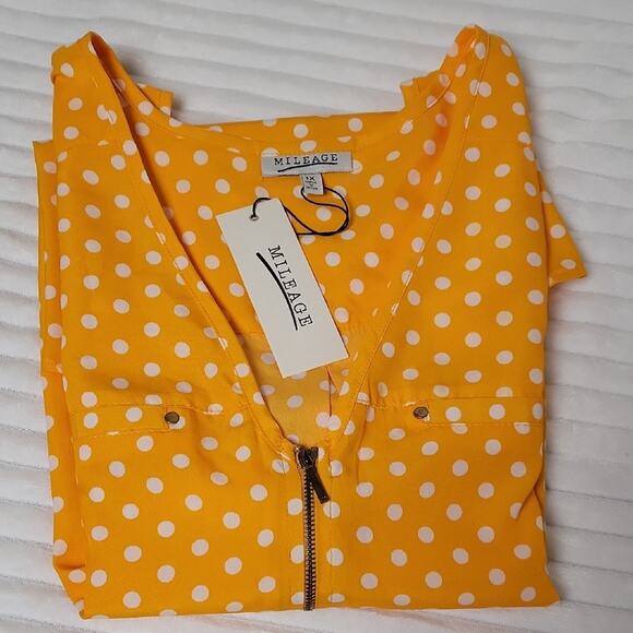 NWT MILEAGE Sleeveless Yellow Polka Dot Top Size 1X Plus Size Flowy Classic - Picture 9 of 9